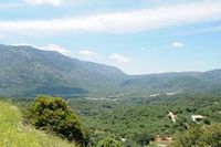 Le village d’Avdou en Crète. Le village de Potamiès vu depuis Mochos. Cliquer pour agrandir l'image dans Adobe Stock (nouvel onglet).
