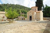 Le village d’Avdou en Crète. L'église du monastère de Gouverniotissa à Potamies. Cliquer pour agrandir l'image dans Adobe Stock (nouvel onglet).