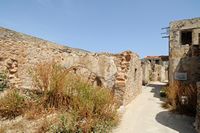 L’île de Spinalonga en Crète. Le village turc de Spinalonga. Cliquer pour agrandir l'image dans Adobe Stock (nouvel onglet).
