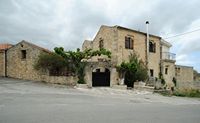 Le village d’Épiskopi en Crète. La taverne Archaia Lappa à Argyroupoli. Cliquer pour agrandir l'image dans Adobe Stock (nouvel onglet).
