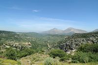 Le village de Garazo en Crète. Le mont Kouloukonas vu depuis Axos. Cliquer pour agrandir l'image dans Adobe Stock (nouvel onglet).