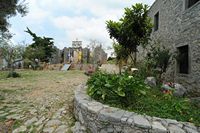 Le village de Garazo en Crète. Cour du monastère de Chalepa. Cliquer pour agrandir l'image dans Adobe Stock (nouvel onglet).