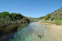Le village de Georgioupoli en Crète. L'embouchure de la rivière Kalyvaki. Cliquer pour agrandir l'image dans Adobe Stock (nouvel onglet).
