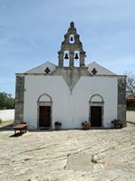 Le village de Gonia en Crète. L'église Saint-Constantin à Agios Konstantinos. Cliquer pour agrandir l'image dans Adobe Stock (nouvel onglet).