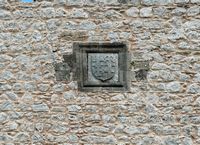 Écusson de Pierre d'Aubusson sur la forteresse de Kastélos à Rhodes. Cliquer pour agrandir l'image dans Adobe Stock (nouvel onglet).
