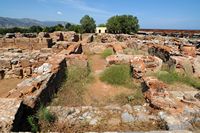 Le village de Malia en Crète. Le nord-ouest du palais. Cliquer pour agrandir l'image dans Adobe Stock (nouvel onglet).