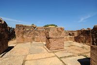 Le village de Malia en Crète. La crypte à piliers du palais. Cliquer pour agrandir l'image dans Adobe Stock (nouvel onglet).