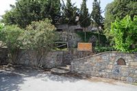 Le village de Néapolis en Crète. Le monastère de Koufi Petra. Cliquer pour agrandir l'image dans Adobe Stock (nouvel onglet).