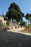 Le village de Néapolis en Crète. Le monastère d'Aréti. Cliquer pour agrandir l'image dans Adobe Stock (nouvel onglet).