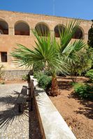 Le monastère d'Agia Triada en Crète. Les jardins. Cliquer pour agrandir l'image dans Adobe Stock (nouvel onglet).