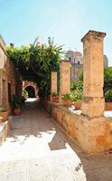 Le monastère d'Agia Triada en Crète. La pergola nord. Cliquer pour agrandir l'image dans Adobe Stock (nouvel onglet).
