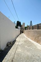 Le village de Thrapsano en Crète. Entrée nord du monastère d'Agarathos. Cliquer pour agrandir l'image dans Adobe Stock (nouvel onglet).