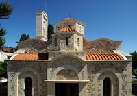 Le village de Thrapsano en Crète. Dôme du catholicon du monastère d'Agarathos. Cliquer pour agrandir l'image dans Adobe Stock (nouvel onglet).