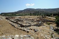 Le village de Zakros en Crète. Le bâtiment oblique de la cité de Zakros. Cliquer pour agrandir l'image dans Adobe Stock (nouvel onglet).
