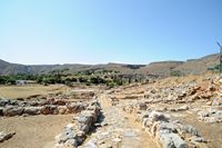 Le village de Zakros en Crète. La rue du port de la cité de Zakros. Cliquer pour agrandir l'image dans Adobe Stock (nouvel onglet).