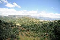 La ville d’Agia Fotini en Crète. Le village vu depuis Meronas. Cliquer pour agrandir l'image dans Adobe Stock (nouvel onglet).