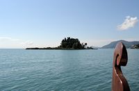 La presqu’île de Kanóni à Corfou. L'île de Pondikonissi. Cliquer pour agrandir l'image dans Adobe Stock (nouvel onglet).