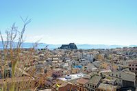 La vieille forteresse de la ville de Corfou. Vue depuis la nouvelle forteresse. Cliquer pour agrandir l'image dans Adobe Stock (nouvel onglet).