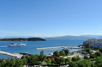 La ville de Corfou. Le vieux port. Cliquer pour agrandir l'image dans Adobe Stock (nouvel onglet).