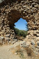 La ville d'Évangélismos en Crète. L'aqueduc de Lyttos à Tichos. Cliquer pour agrandir l'image dans Adobe Stock (nouvel onglet).