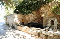 La ville d'Évangélismos en Crète. La fontaine d'Amariano. Cliquer pour agrandir l'image dans Adobe Stock (nouvel onglet).