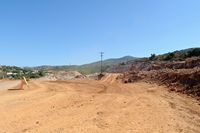 La ville d'Évangélismos en Crète. Travaux de construction des accès au nouvel aéroport d'Héraklion à Kastelli. Cliquer pour agrandir l'image dans Adobe Stock (nouvel onglet).