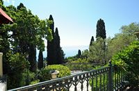 L’Achilleion, le palais de Sissi à Corfou. Les jardins. Cliquer pour agrandir l'image dans Adobe Stock (nouvel onglet).