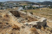 La ville d’Héraklion en Crète. Bâtiments antiques de la colline de Palaiochora à Amnissos. Cliquer pour agrandir l'image dans Adobe Stock (nouvel onglet).