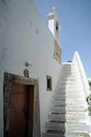 La côte nord de la commune d’Iérapétra en Crète. Le monastère de Moni Fanéroméni. Cliquer pour agrandir l'image dans Adobe Stock (nouvel onglet).