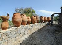 La côte nord de la commune de Sitia en Crète. Jarres de style minoen à Chamézi. Cliquer pour agrandir l'image dans Adobe Stock (nouvel onglet).