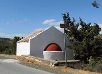 La ville de Viannos en Crète. L'église Saint-Georges. Cliquer pour agrandir l'image dans Adobe Stock (nouvel onglet).