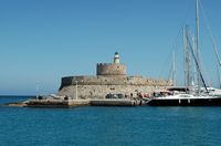 Le fort Saint-Nicolas vu depuis Mandraki. Cliquer pour agrandir l'image.