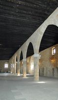 Grande salle des malades de l'Hôpital des Chevaliers à Rhodes. Cliquer pour agrandir l'image.