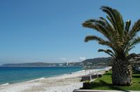 Plage de l'hôtel Ixian Grand à Rhodes. Cliquer pour agrandir l'image.
