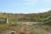 Le mont Cynthe à Délos en Grèce. Théâtre du sanctuaire des divinités syriennes. Cliquer pour agrandir l'image.