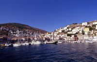 L'île de Spétses en Grèce. Le port. Cliquer pour agrandir l'image.