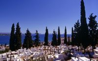 L'île de Spétses en Grèce. Le cimetière. Cliquer pour agrandir l'image.