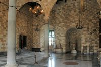Salle du palais des Grands Maîtres à Rhodes. Cliquer pour agrandir l'image.
