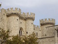 Porte principale du palais des Grands Maîtres à Rhodes. Cliquer pour agrandir l'image.