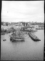 Le port de commerce de Rhodes vers 1911. Cliquer pour agrandir l'image.