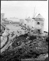 Le port de Mandraki à Rhodes vers 1911