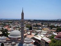 Vue de la mosquée de Soliman de Rhodes depuis la tour de l'horloge. Cliquer pour agrandir l'image.