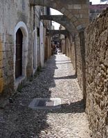 Rue Omirou à Rhodes. Cliquer pour agrandir l'image.