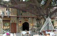 Restaurant Romios à Rhodes. Cliquer pour agrandir l'image.