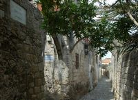 Rue Homère à Rhodes. Cliquer pour agrandir l'image.