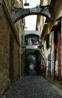 Rue Saint Fanouriou à Rhodes. Cliquer pour agrandir l'image.
