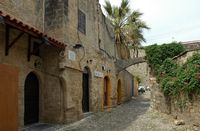 Rue Ippodamou à Rhodes. Cliquer pour agrandir l'image.