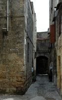Rue Thucydite à Rhodes. Cliquer pour agrandir l'image.