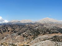 Géographie de l’île de Crète. Le versant sud des Montagnes Blanches (auteur Olaf Tausch). Cliquer pour agrandir l'image.