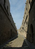 La rue des Chevaliers à Rhodes. Cliquer pour agrandir l'image.